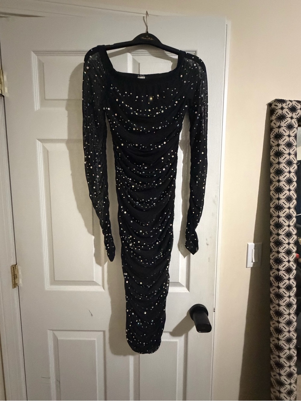Venus Black Long-Sleeve off the shoulders Ruched Sequin Bodycon Dress